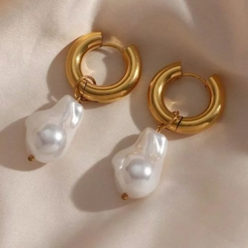 Vintage Pearl Baroque Charm PVD 18K Plated Gold Hoop Earrings Stainless Steel